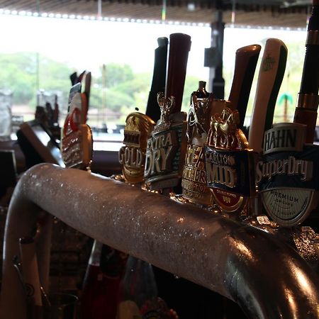 Riverview Tavern Ross River Экстерьер фото