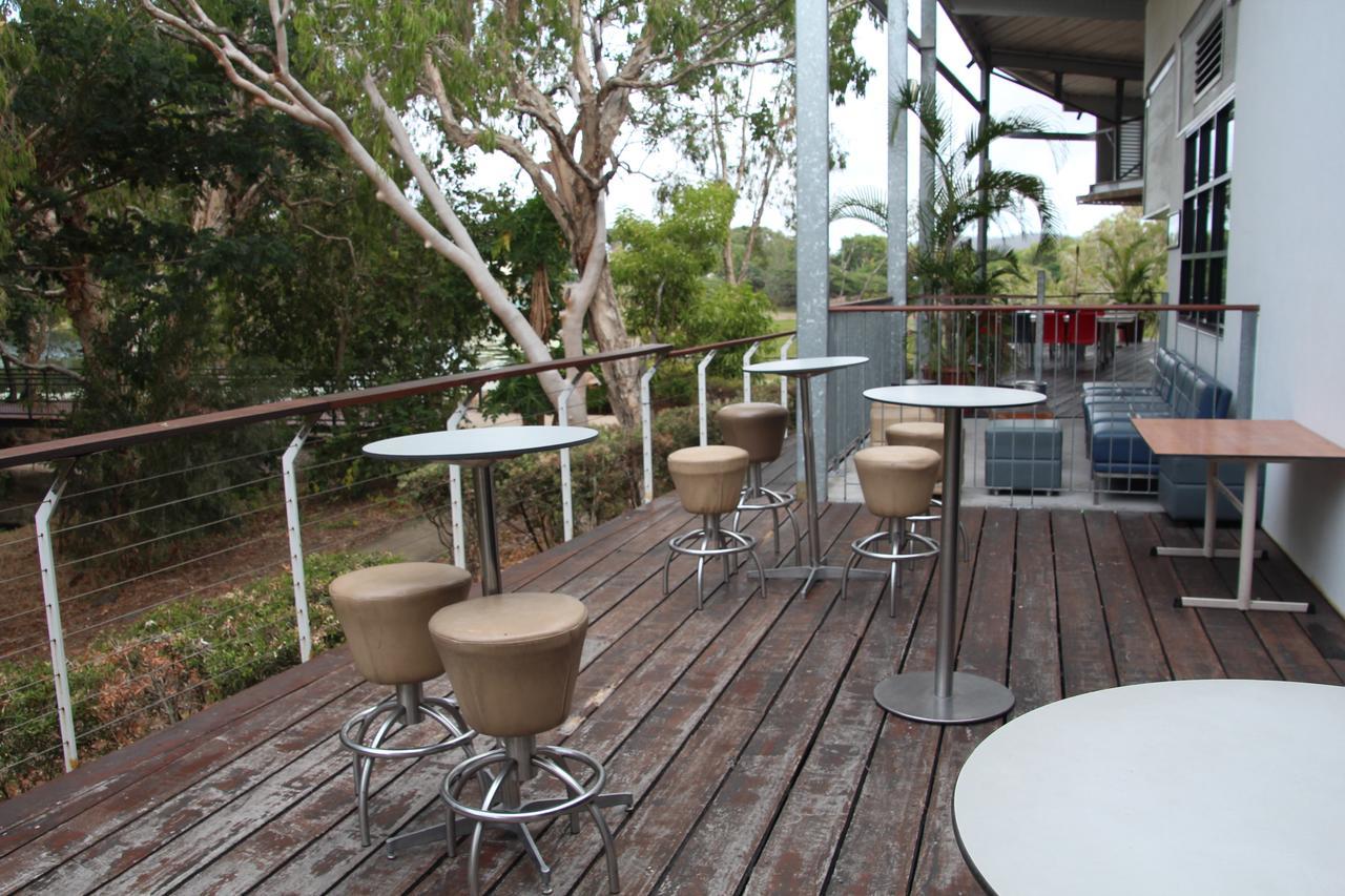 Riverview Tavern Ross River Экстерьер фото
